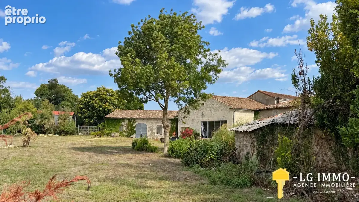 Vue magnifique sur l’estuaire pour cette authentique propriété viticole et ses grandes dépendances en pierres - photo 37
