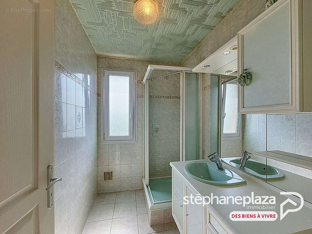 Appartement Bourg En Bresse 5 pièce(s) - photo 8