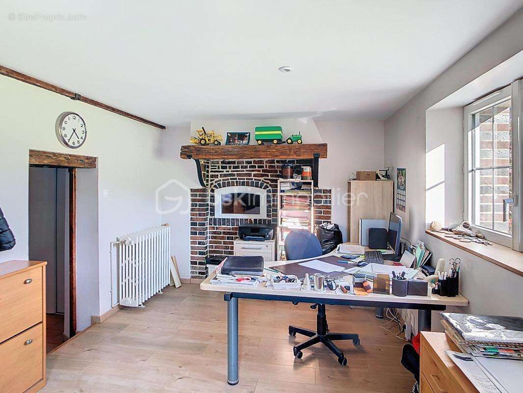 Maison à MONTCORBON