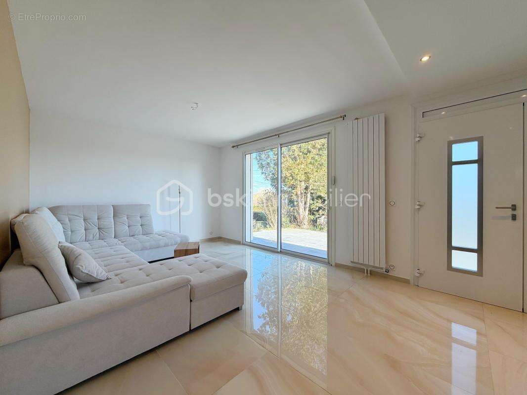 Maison à ECQUEVILLY