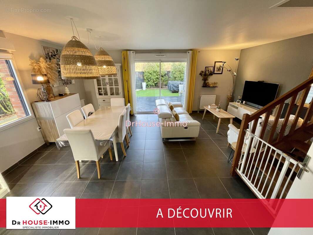 Maison à OSTRICOURT