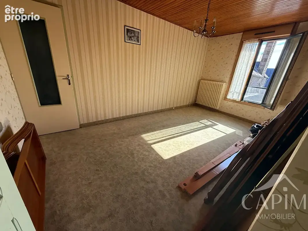 Maison en pierres Saint Germain En Cogles en centre bourg - 4Ch. - Bureau - photo 6