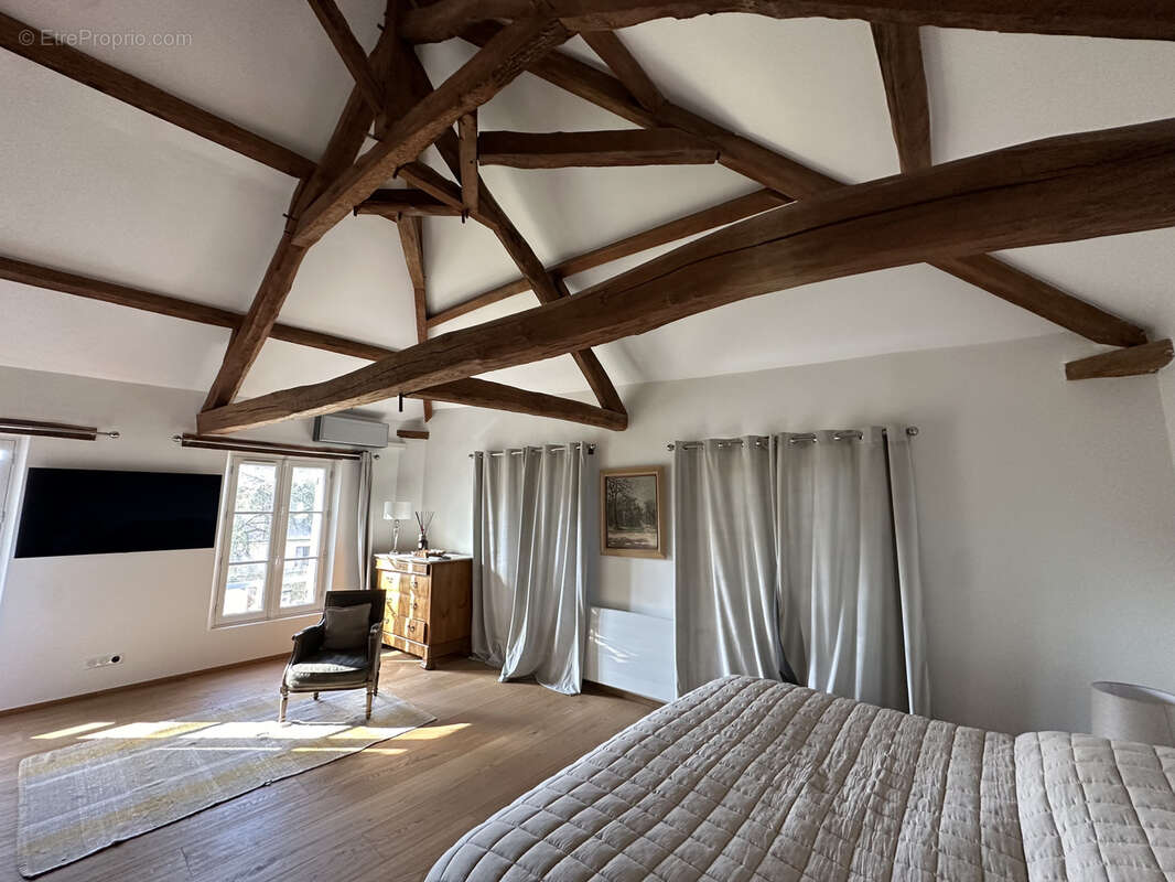 Maison à MONTREUIL-SUR-EPTE