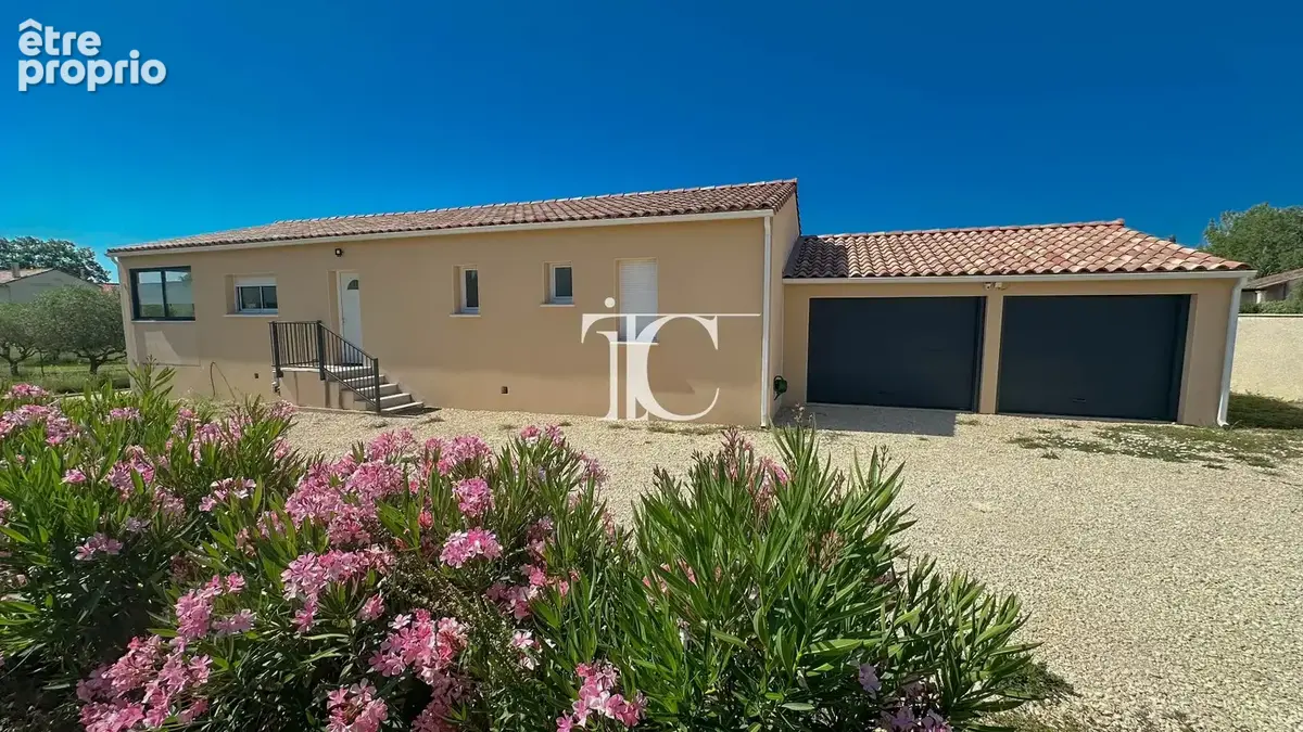 Villa de plain pied double garage et piscine - photo 3