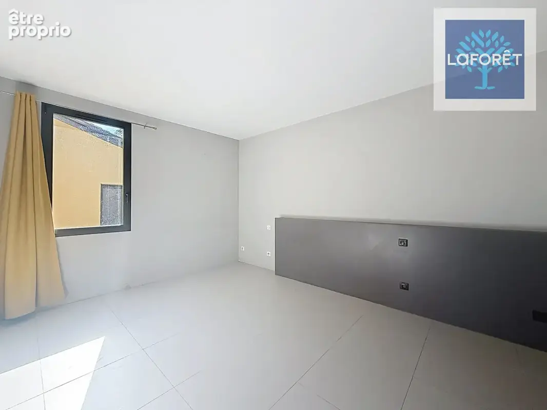 Propriété de caractère avec piscine, grange et plus de 5 hectares de terrain - photo 9