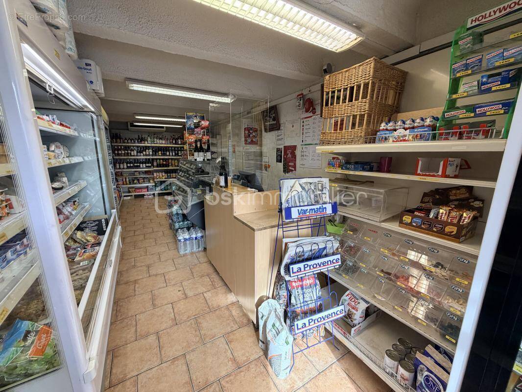 Commerce à SAINT-CYR-SUR-MER