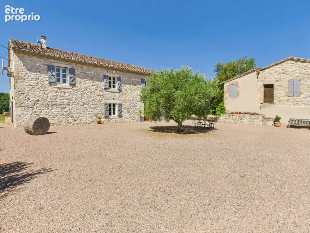 Charmante Ancienne Propriété de Vigneron avec 33 Hectares, Vues Panoramiques et Lac - photo 25