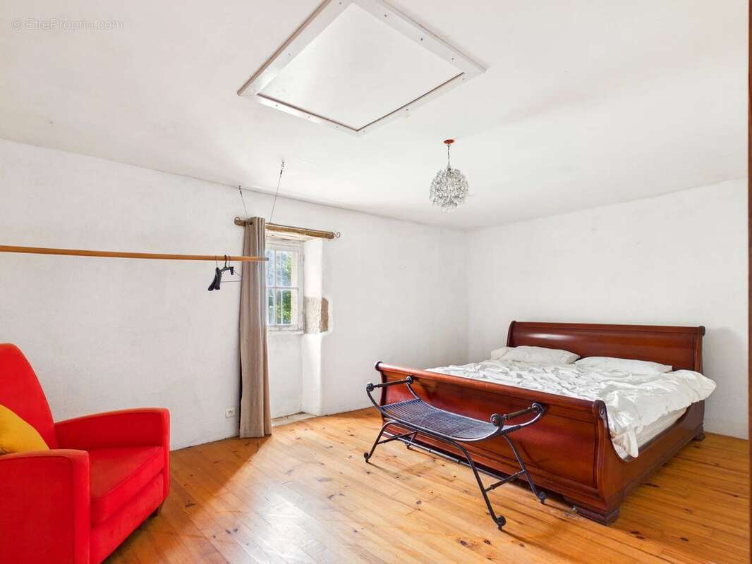 École restaurée du Quercy à couper le souffle près de Najac, avec gîte spacieux et piscine - photo 16