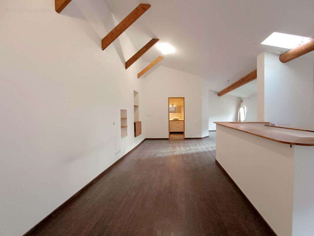 Maison à SAINT-CHAMAS