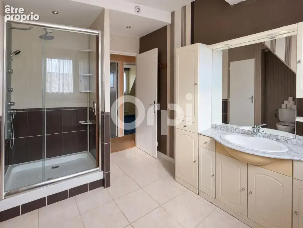  CALAIS – Maison de 107 m² avec 3 chambres, jardin et garage - photo 3