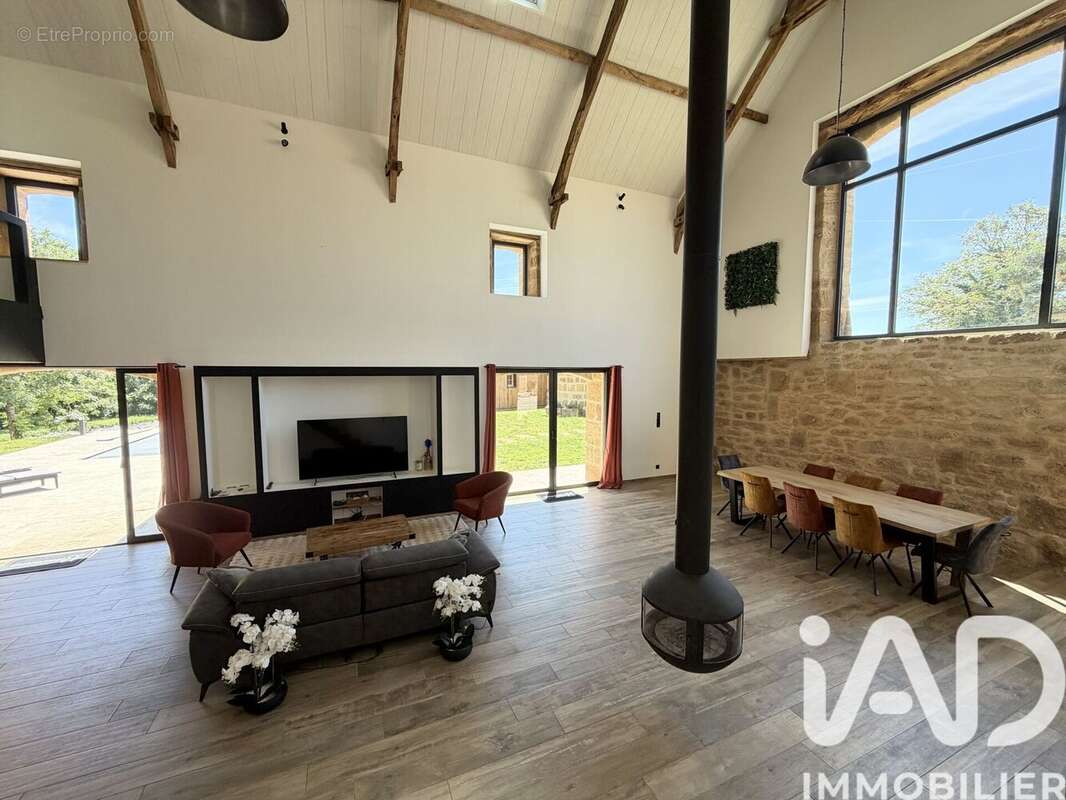 Maison 265 m² à Lacapelle-Marival  - photo 8