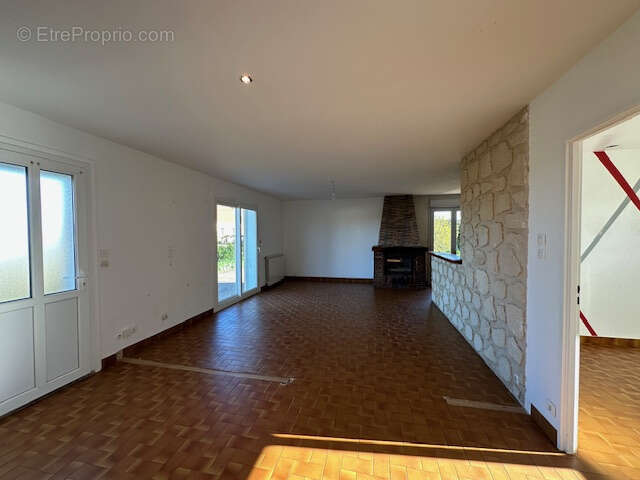 Maison à CHASTELLUX-SUR-CURE