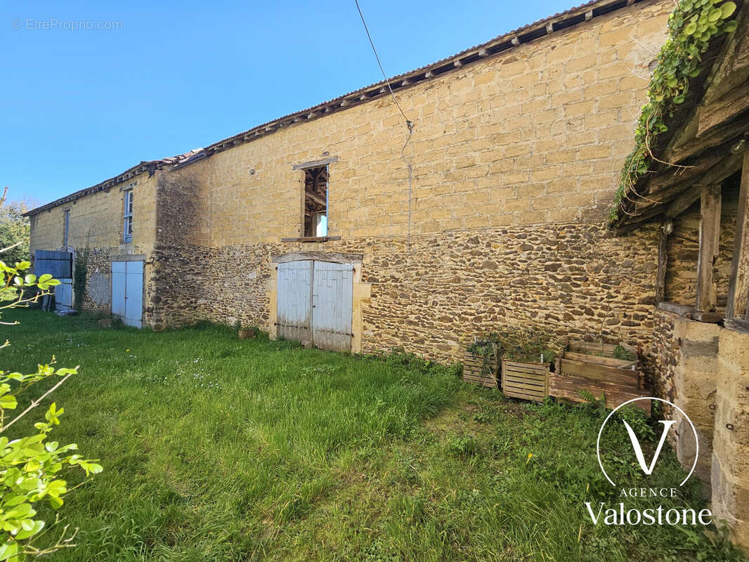 Maison 163 m² à Cazalis  - photo 4