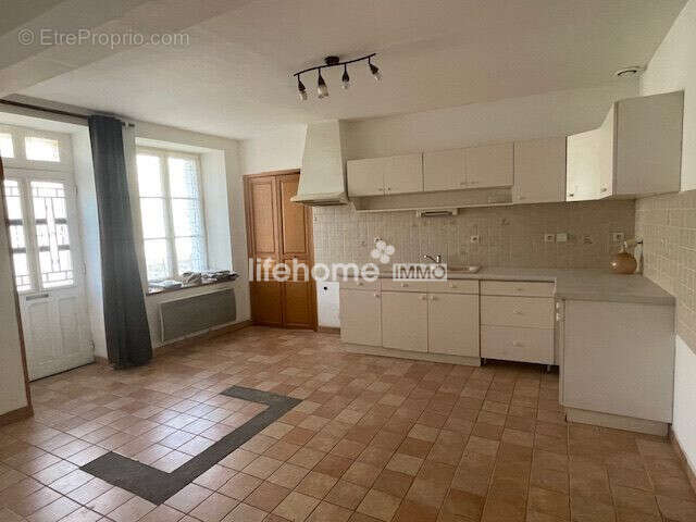 Maison 97 m² à Chateauroux  - photo 5