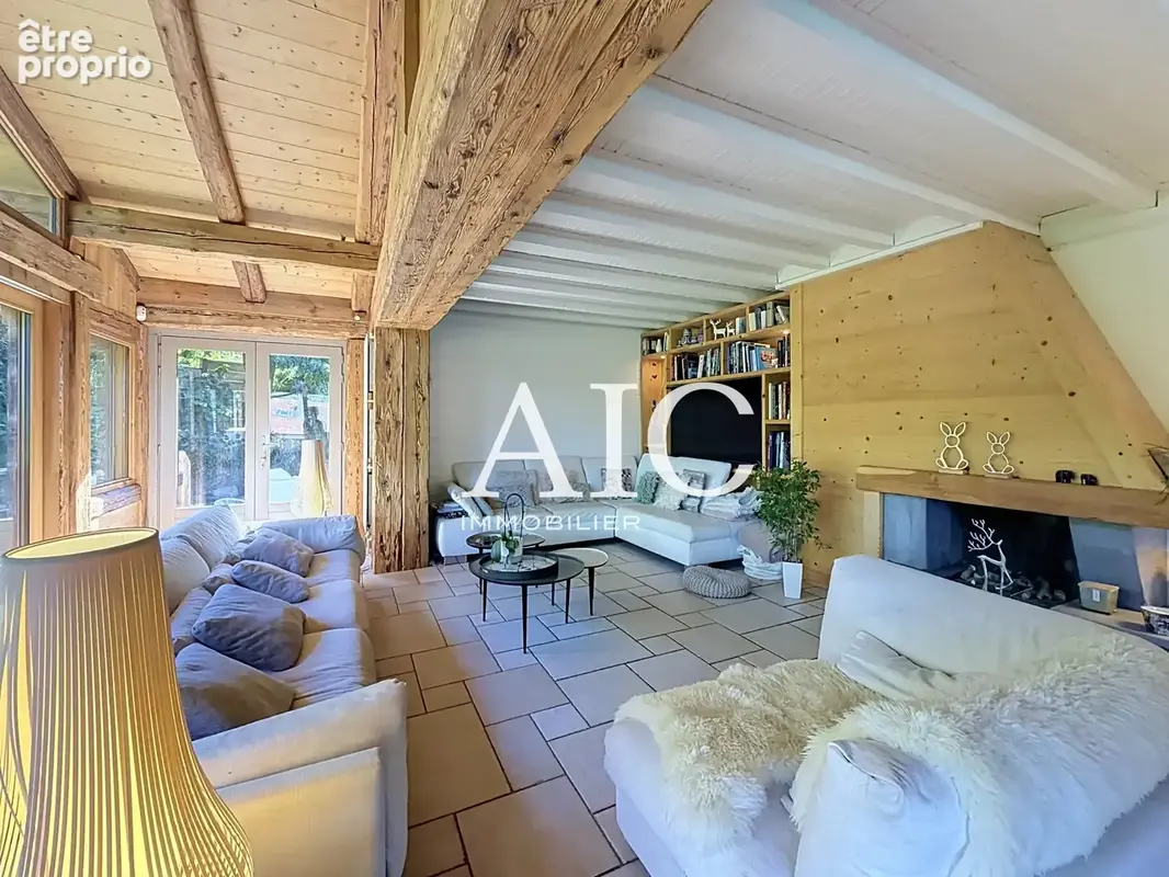 Chalet de caractère avec piscine et vue panoramique sur le Mont-Blanc - photo 2
