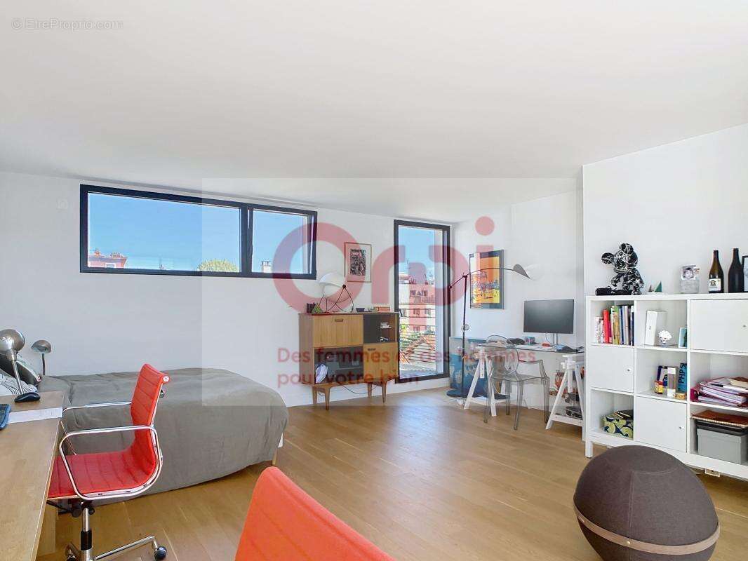 Maison à ISSY-LES-MOULINEAUX