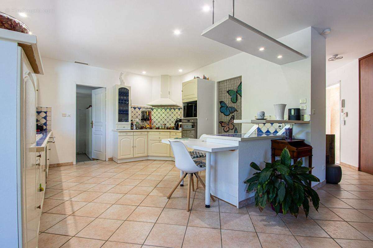 Vente  villa  moussan - 128m2- 4 pieces - 358000  hai - photo 10