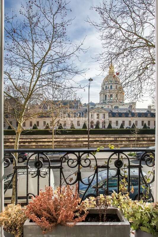 Appartement à PARIS-7E