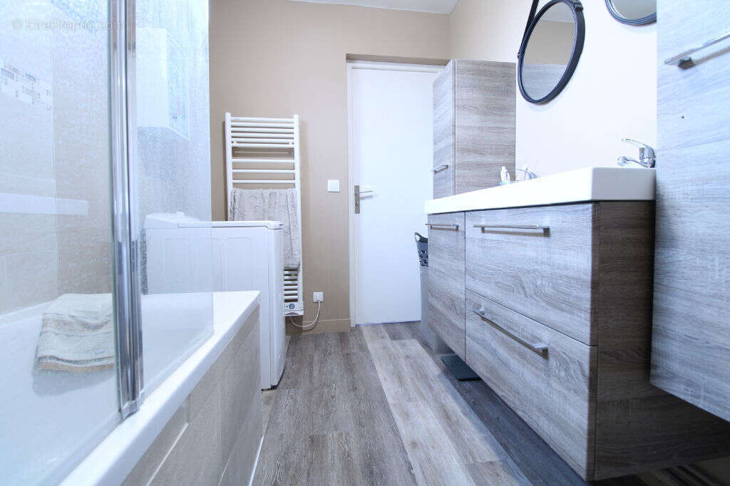 Appartement à BRIE-COMTE-ROBERT