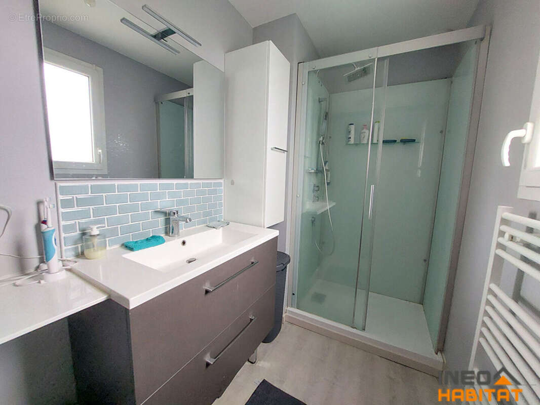 Maison à MEZIERES-SUR-COUESNON