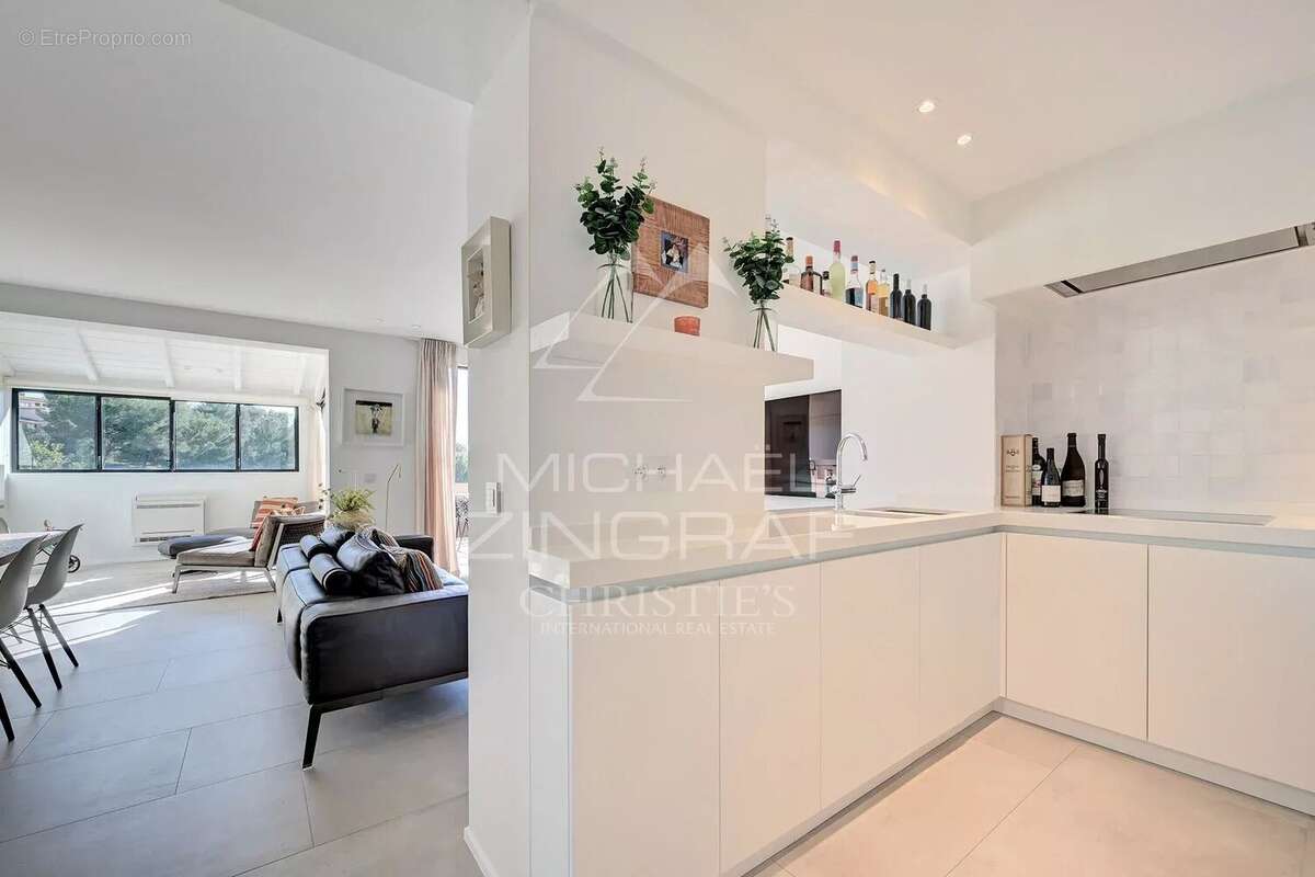 Maison à SAINT-CYR-SUR-MER