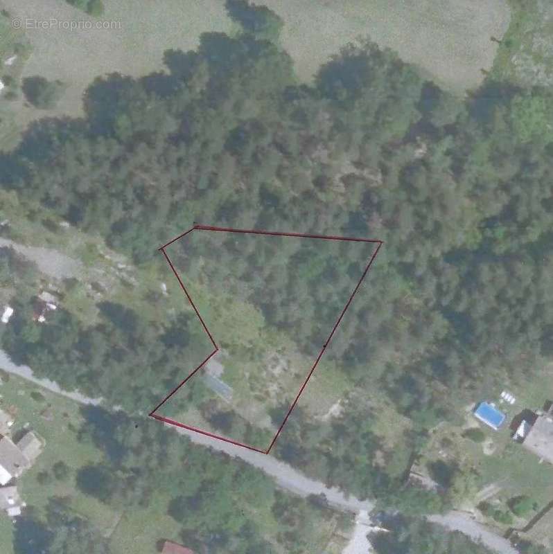 Terrain à COLLONGUES