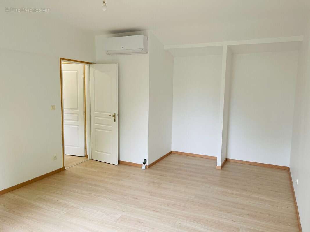 Maison à SAINT-DONAT-SUR-L&#039;HERBASSE