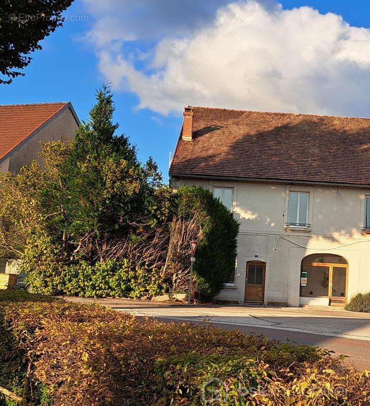 Maison à CHAMPAGNOLE
