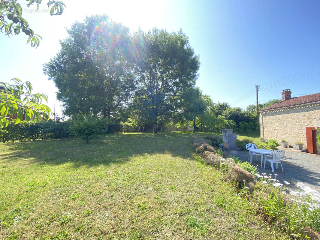 Maison à SAINTE-FLORENCE