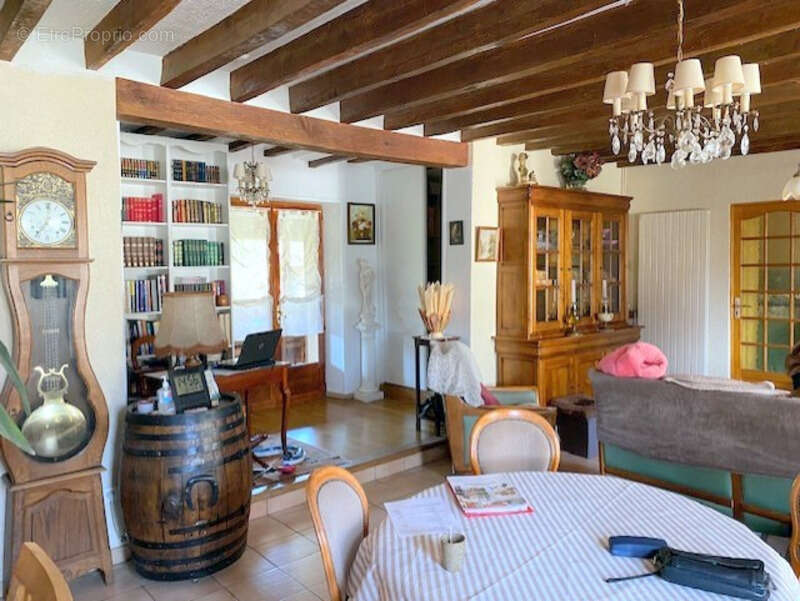 Maison à CERISIERS
