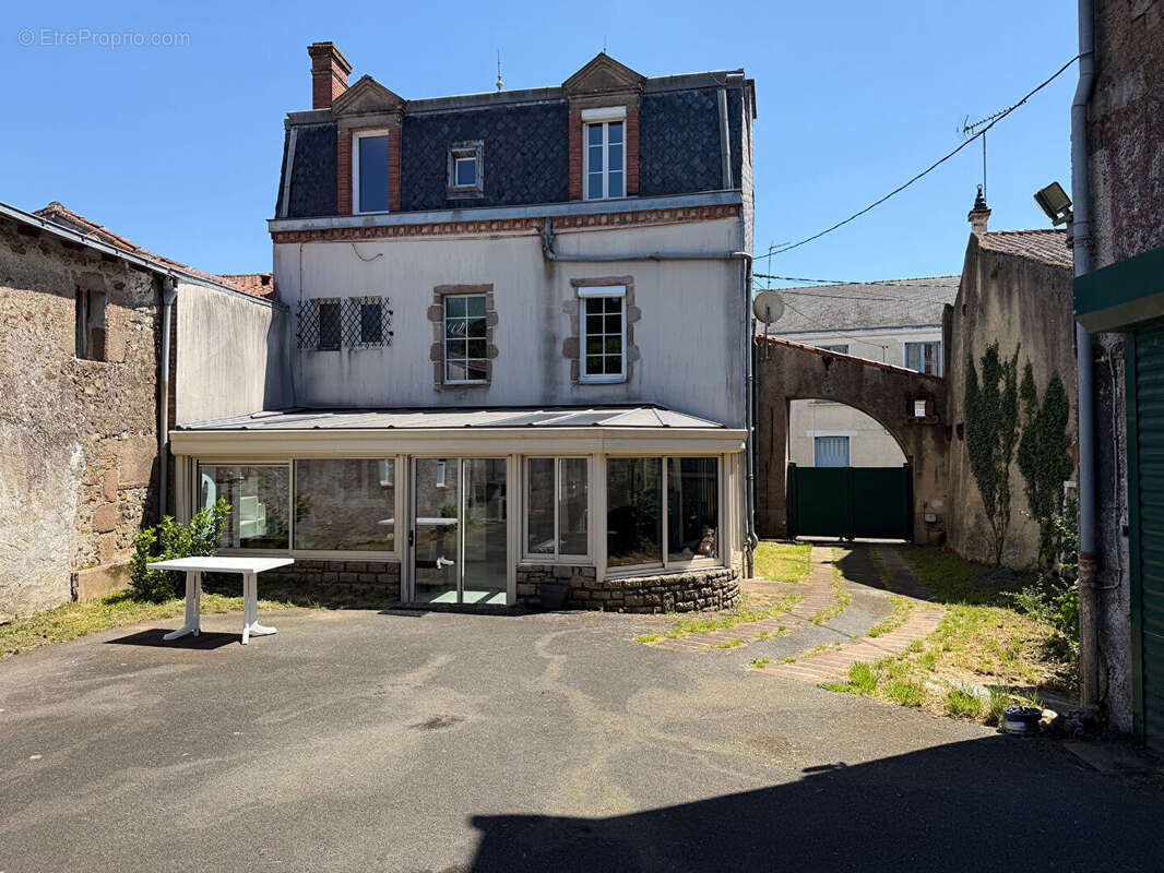 Maison à SAINT-ANDRE-DE-LA-MARCHE
