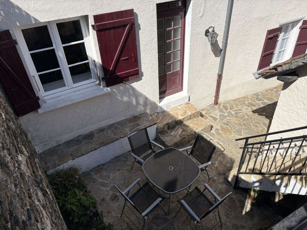 Maison à ARNAC-POMPADOUR