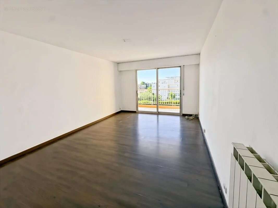 Appartement à MANDELIEU-LA-NAPOULE