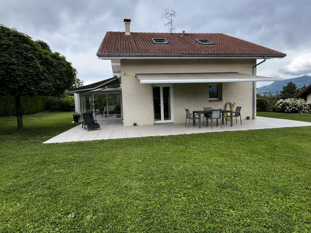 Maison à PERS-JUSSY