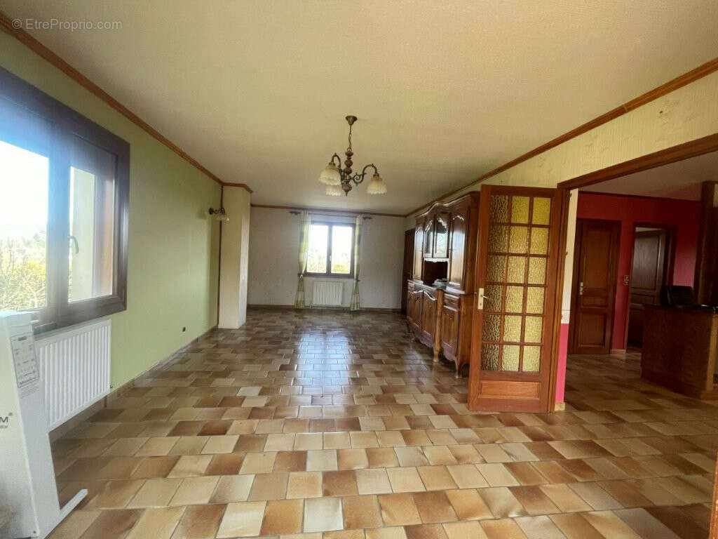 Maison à LA BAZOCHE-GOUET