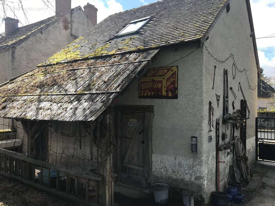 Maison à LUSSAC-LES-EGLISES