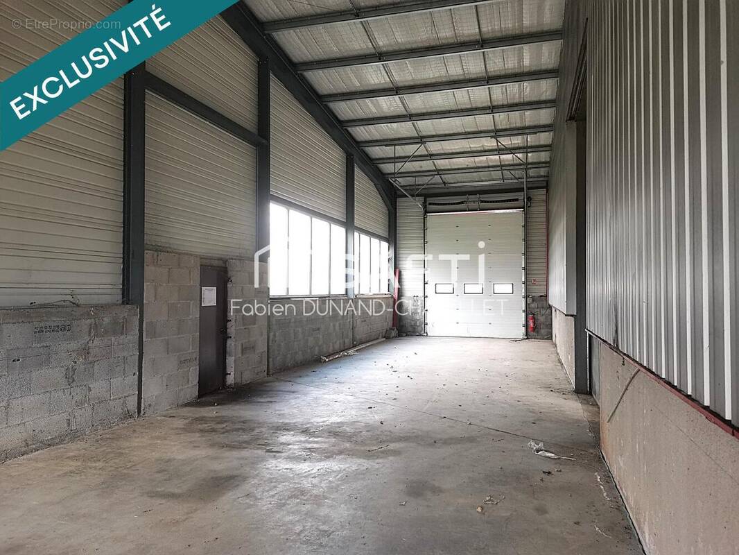 Photo 1 - Commerce à LE PONT-DE-BEAUVOISIN