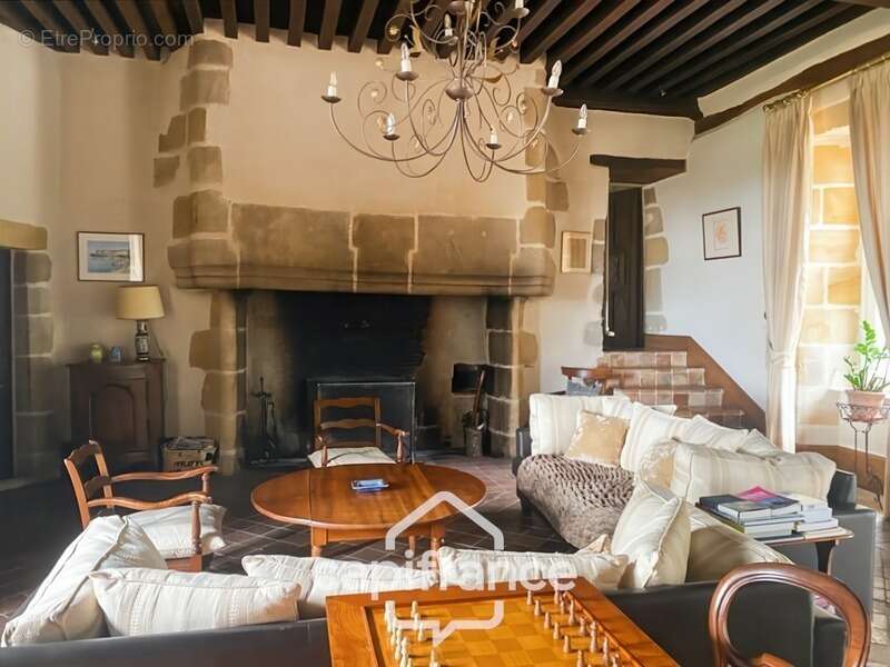 Maison à DOYET