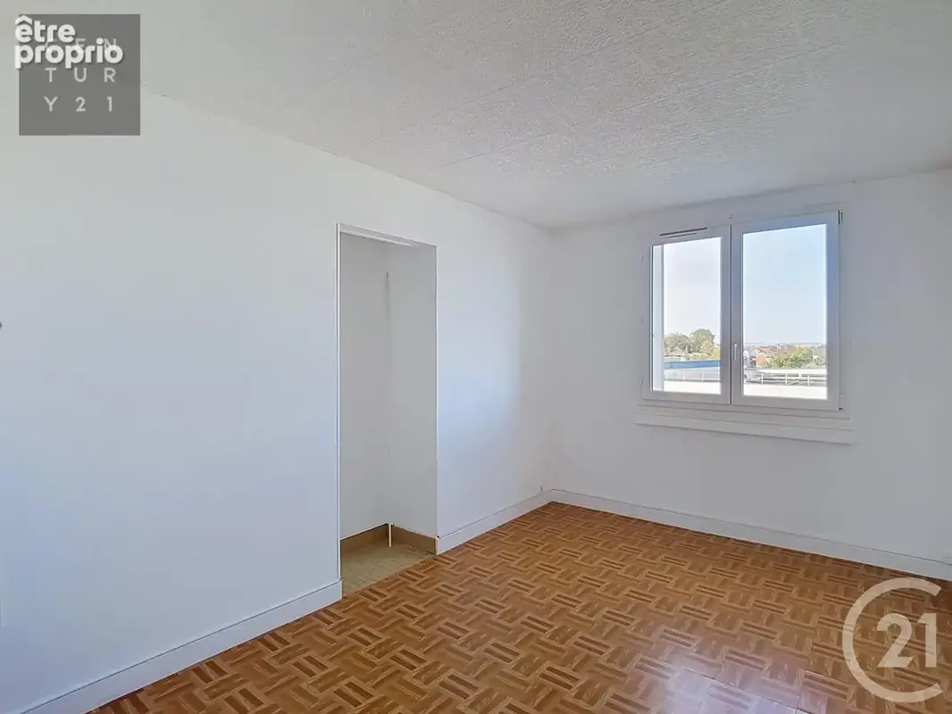 Appartement 5 pièces 93 m² à vendre à Troyes (10000) - photo 4