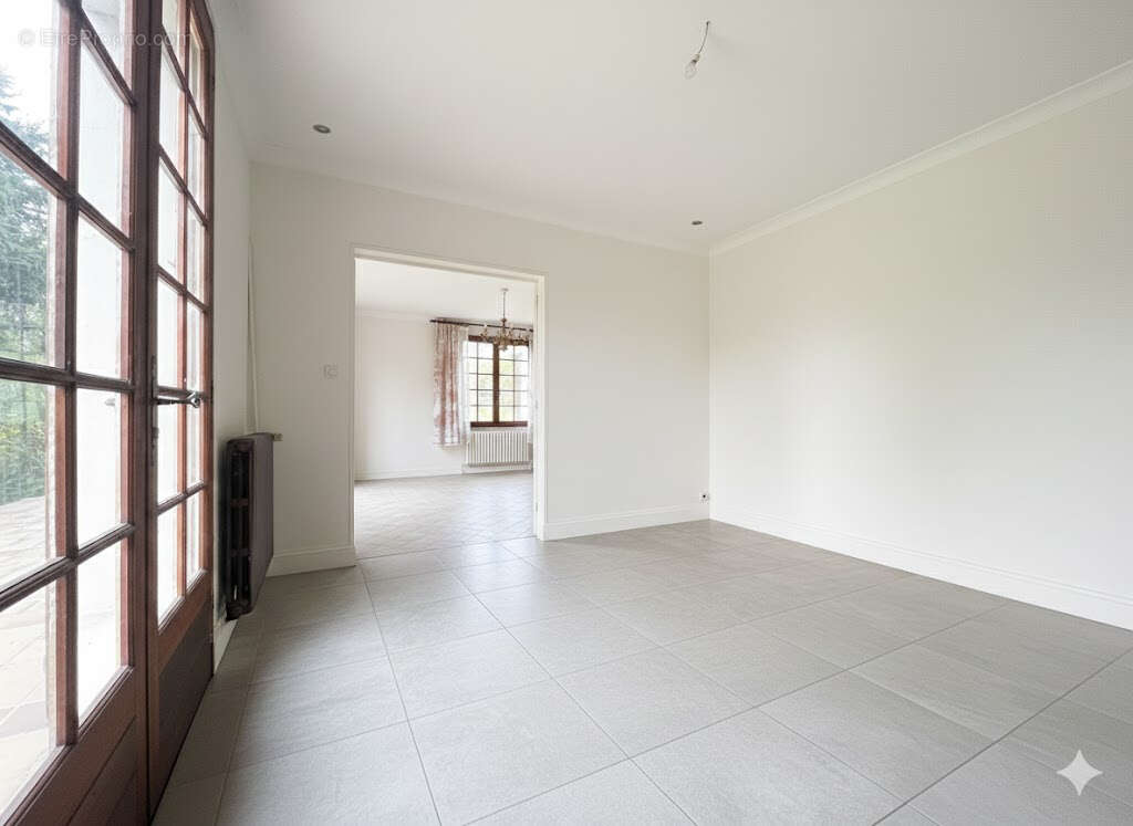 Maison à SAINT-GENEST-D&#039;AMBIERE