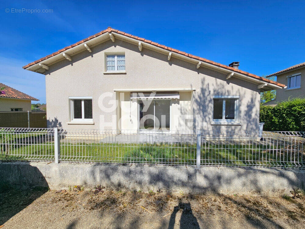 Maison à SAINT-PIERRE-DU-MONT