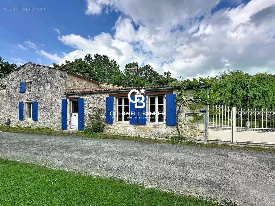 Maison à PORT-DES-BARQUES