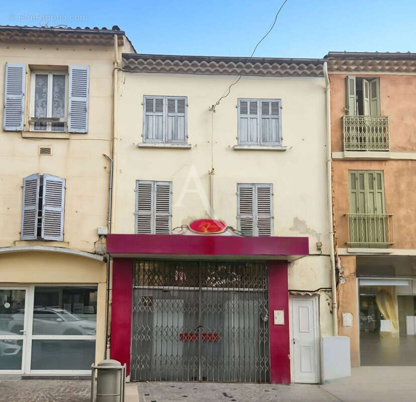 Maison à LA CRAU