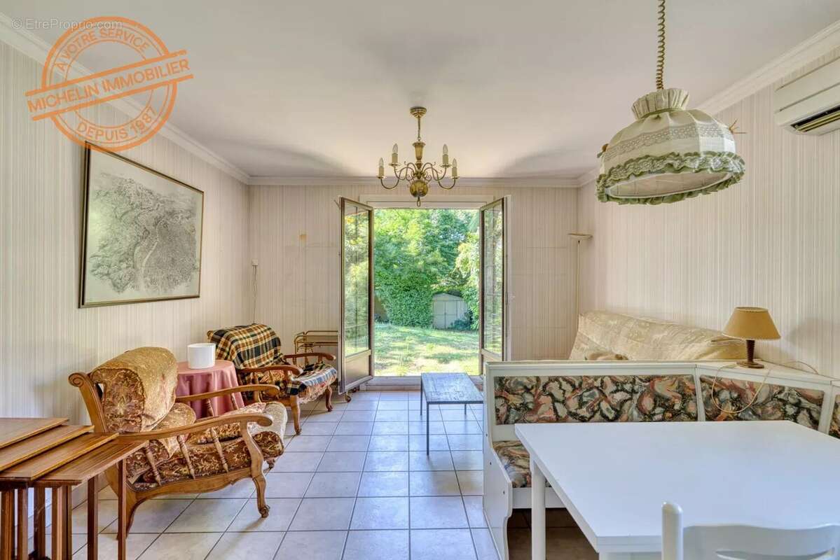 Maison à CHAMPAGNE-AU-MONT-D'OR