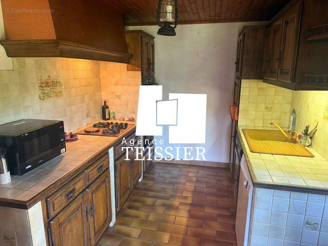 Maison à LES ASSIONS