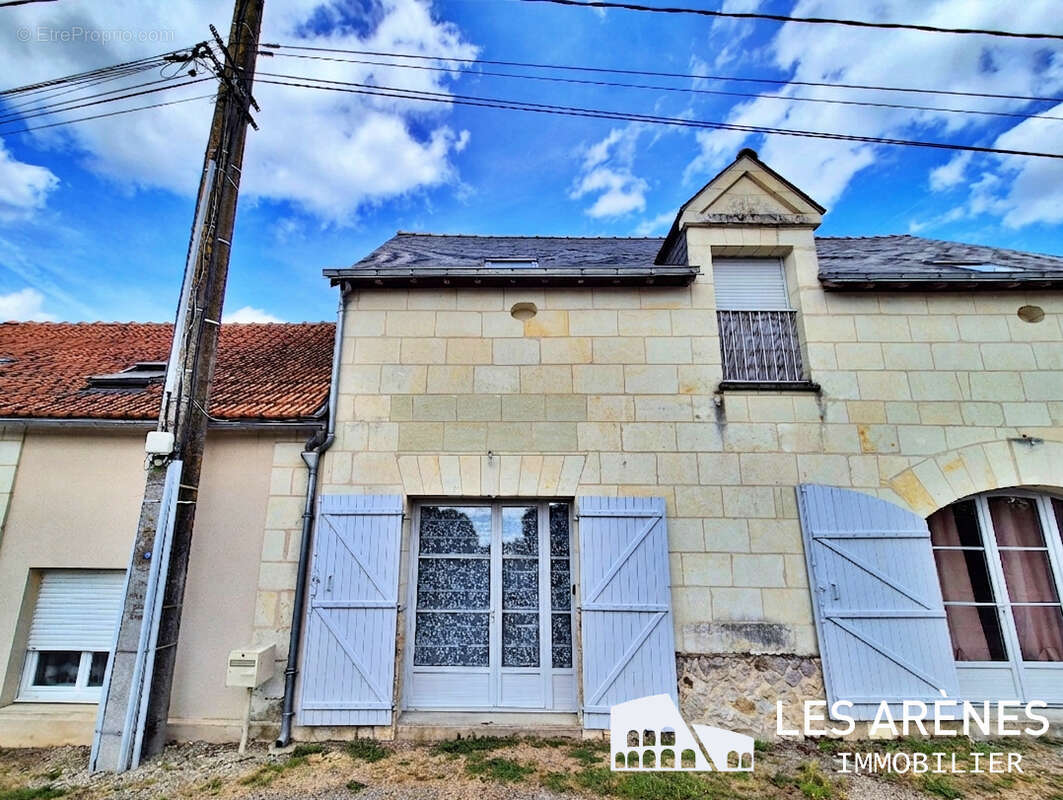 Appartement à SAULGE-L'HOPITAL