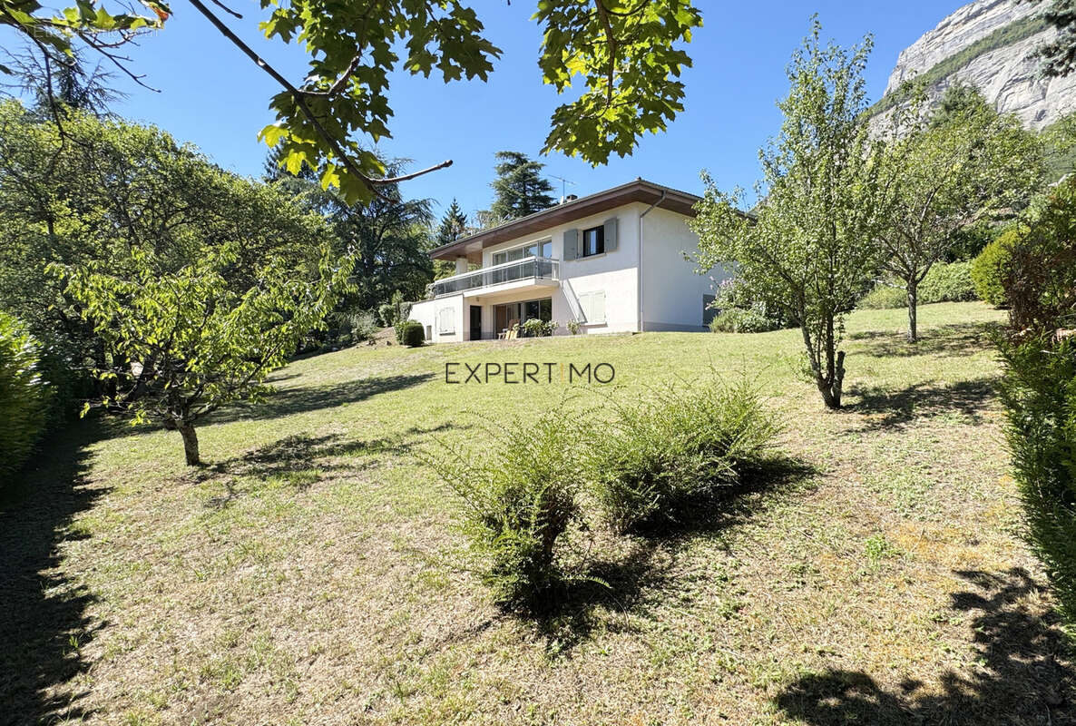 Maison à MEYLAN