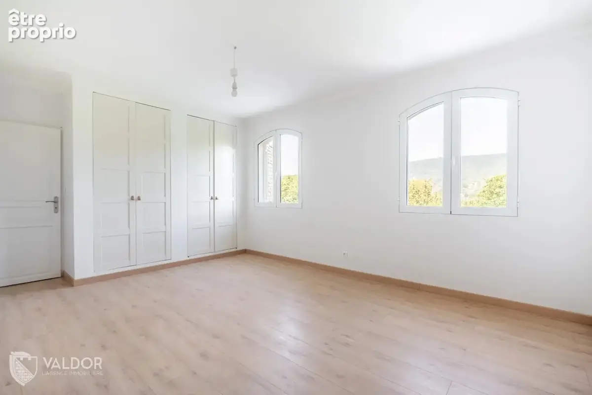 Maison 245 m² à Rochetaillee-Sur-Saone  - photo 9