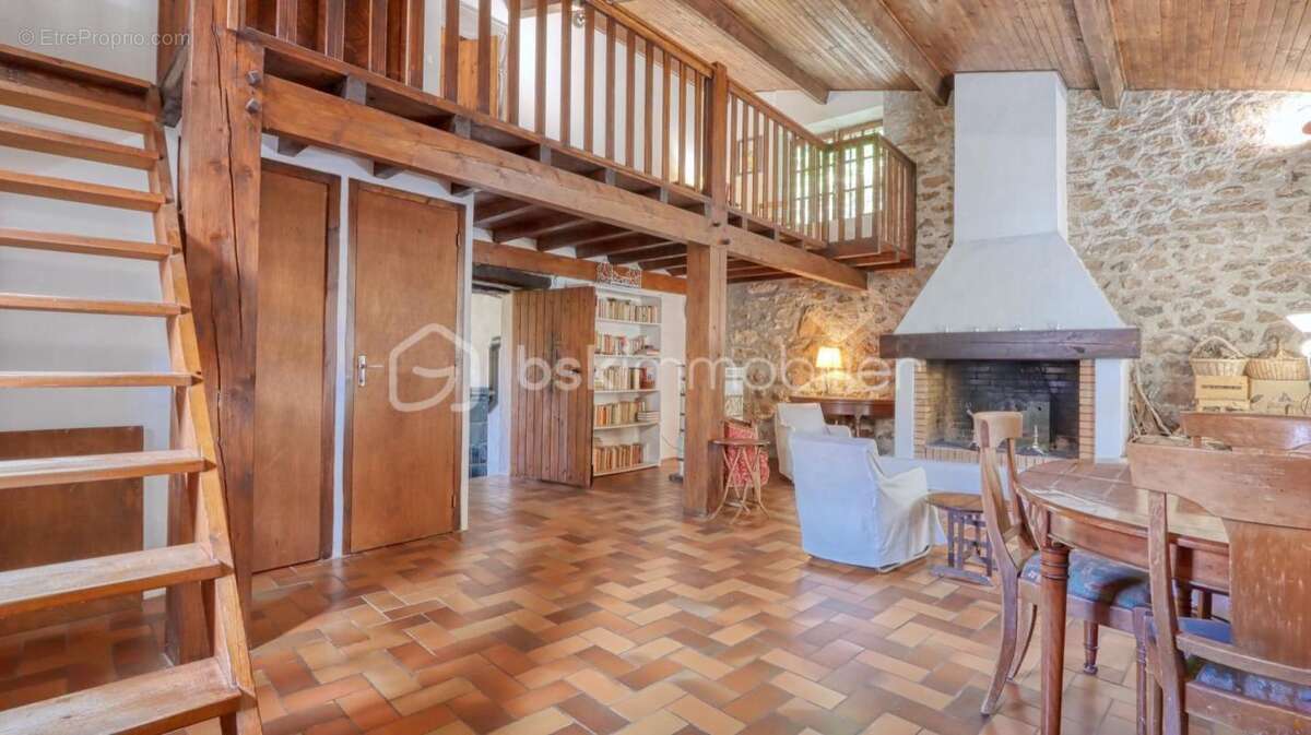 Maison à LE CHAMBON-SUR-LIGNON