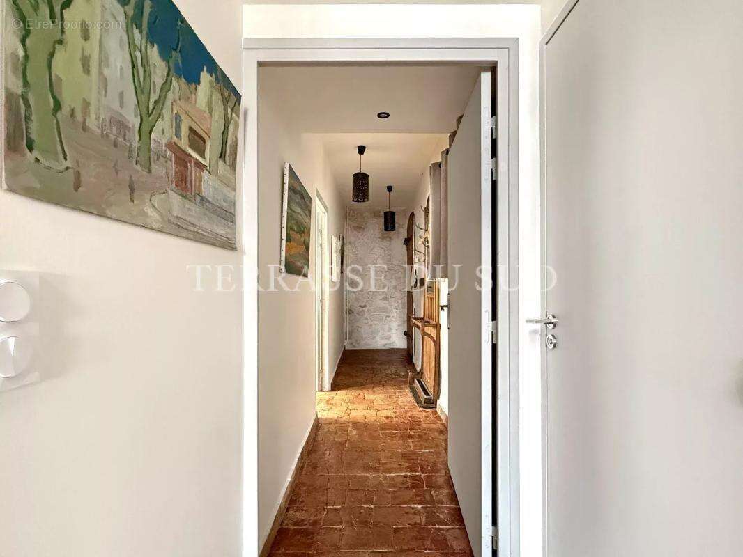 Appartement à MARSEILLE-7E